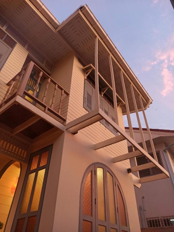 방콕 Priya Boutique House B&B 외부 사진